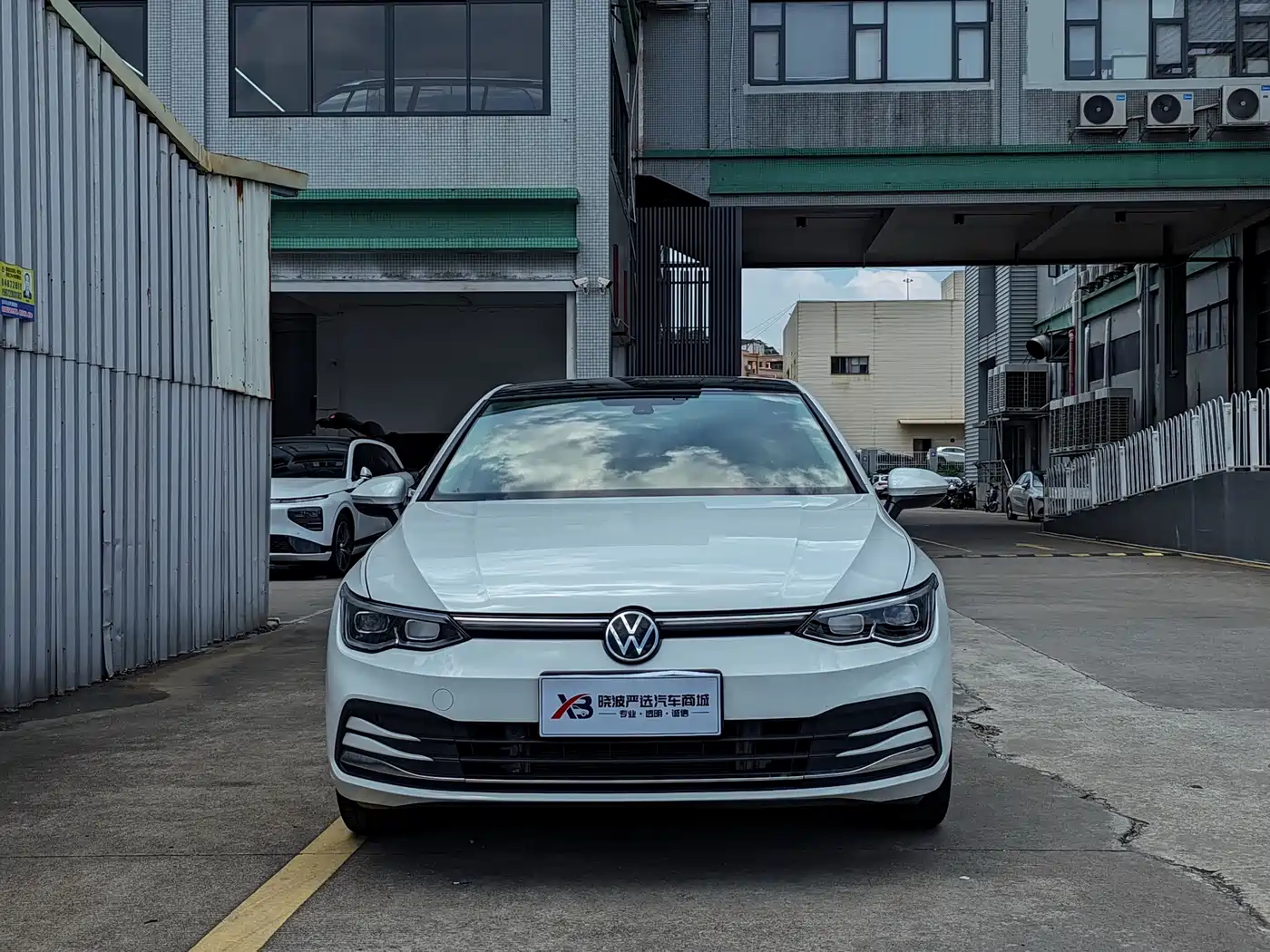 Volkswagen Golf 2023 Facelift 280TSI DSG Pro фото 2