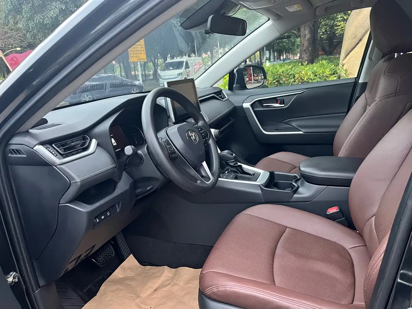 Toyota RAV4 Rongfang 2022 2.0L CVT 2WD Trend Edition фото 4