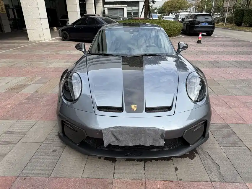 PORSCHE 911