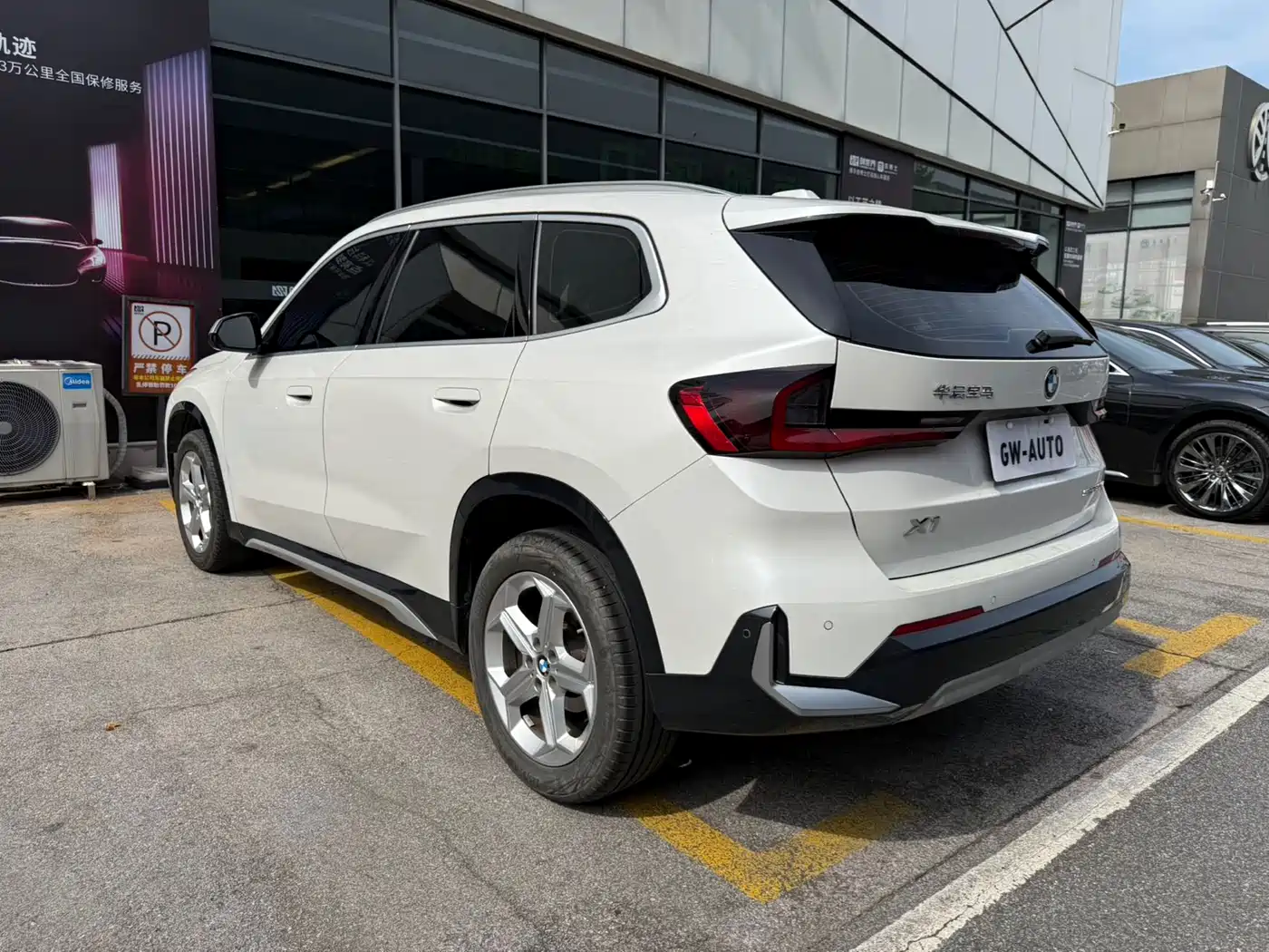 BMW X1 2023 sDrive20Li X Design Package фото 7