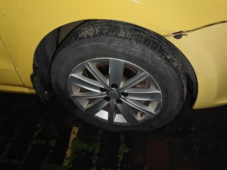 Volkswagen Polo 2014 1.6L Automatic Comfort Edition фото 6