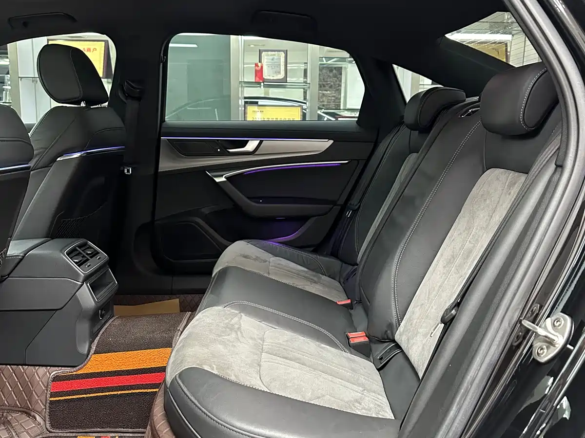 Audi A6L 2021 40 TFSI Luxury Sport фото 8