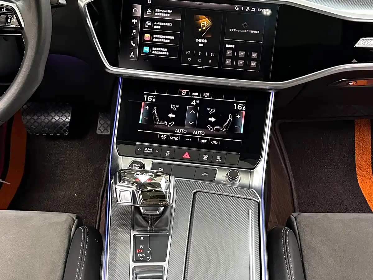 Audi A6L 2021 40 TFSI Luxury Sport фото 12