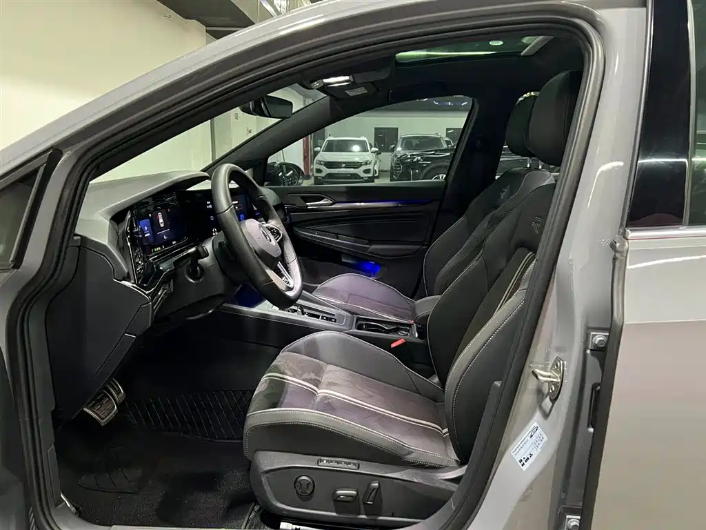 Volkswagen Golf 2023 280TSI DSG R-Line Lite фото 8