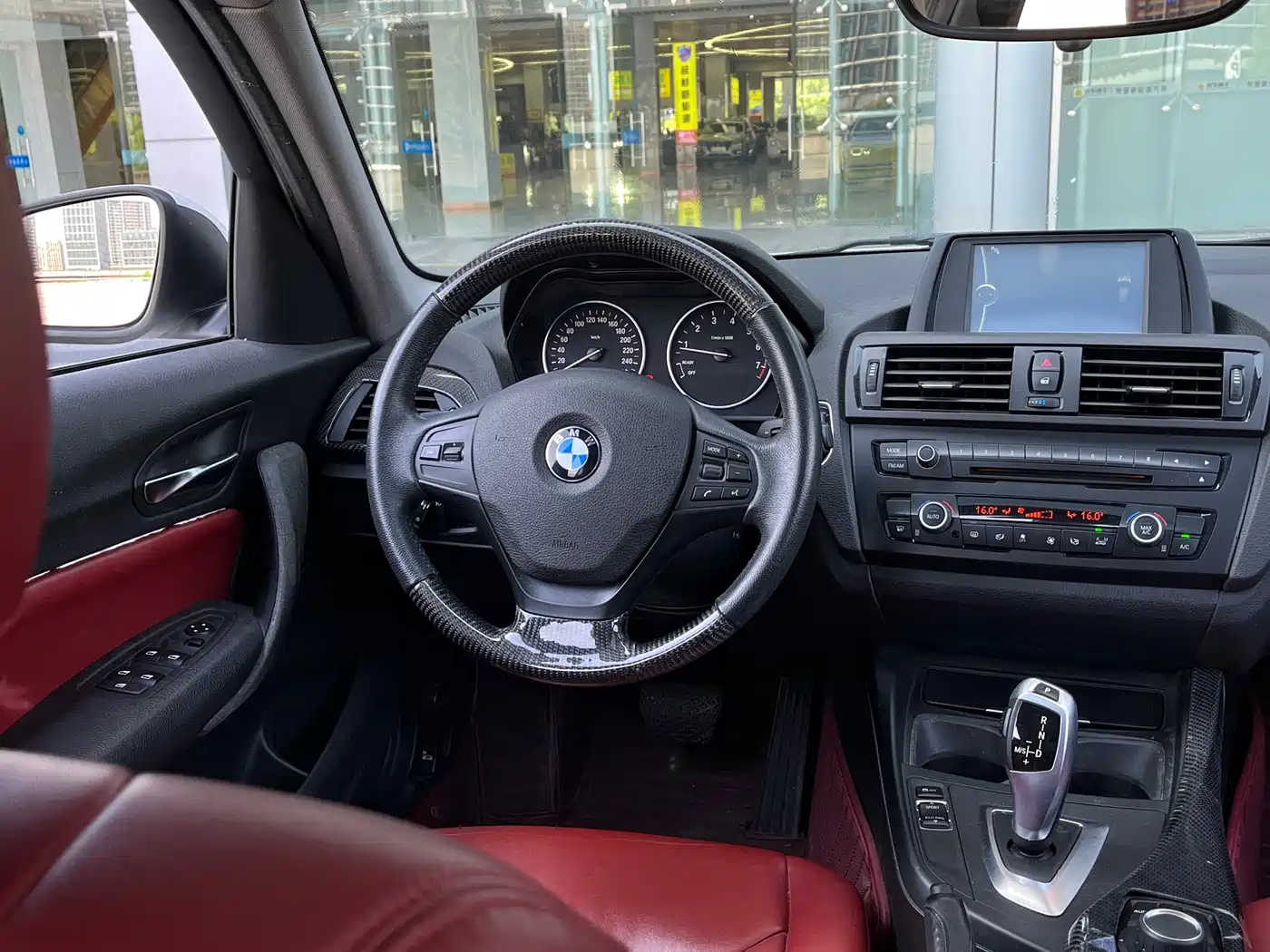 BMW 1 Series (Import) 2013 Facelift 118i Leading Model фото 17