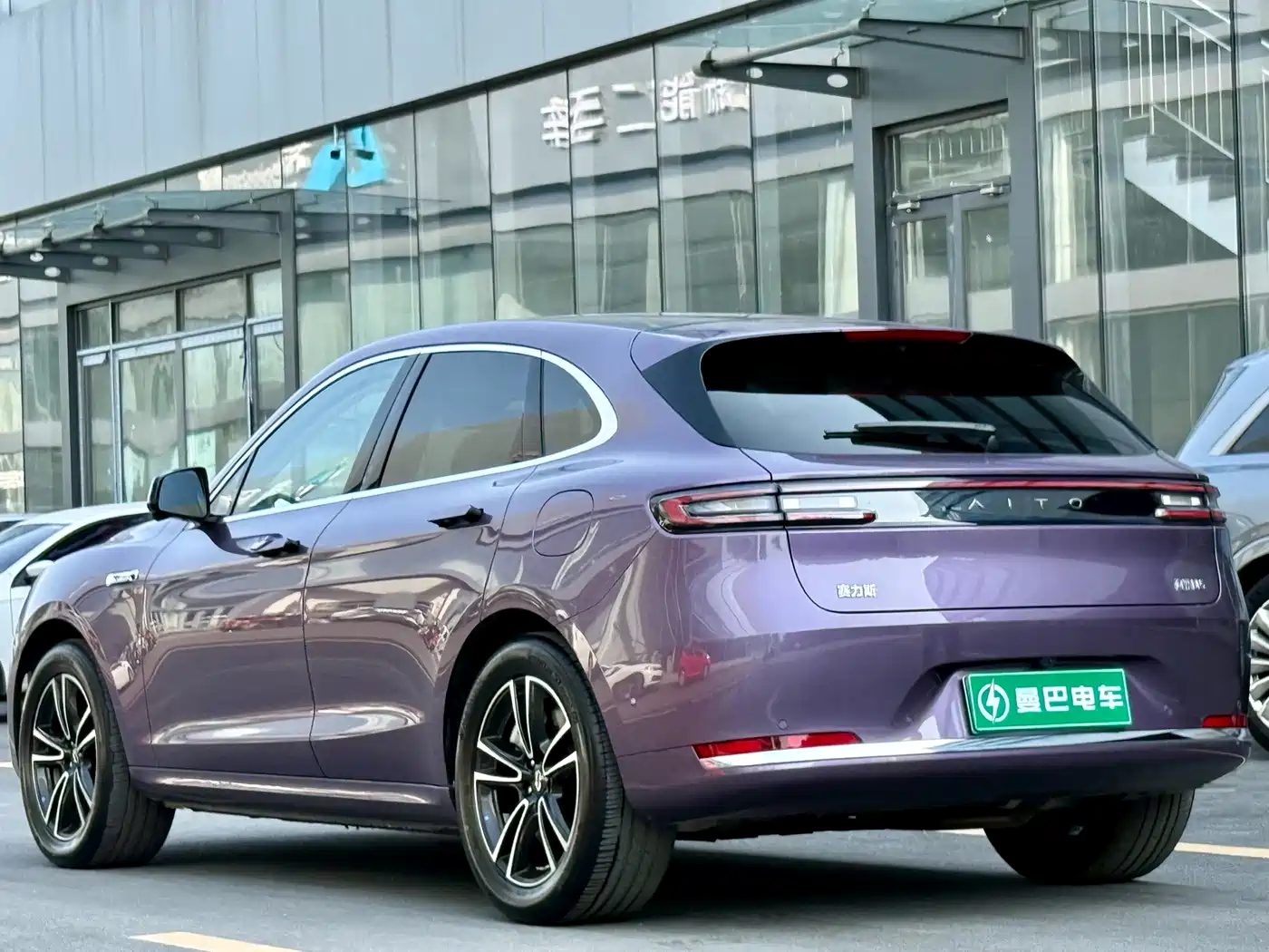 AITO Wenjie AITO M5 2025 Extended Range Ultra AWD фото 9