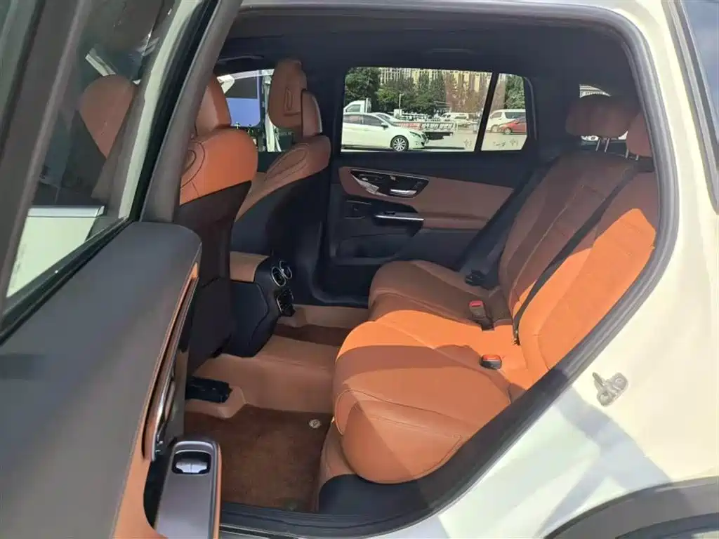 Mercedes-Benz GLC 2023 GLC 260 L 4MATIC Sport 5-seater фото 12