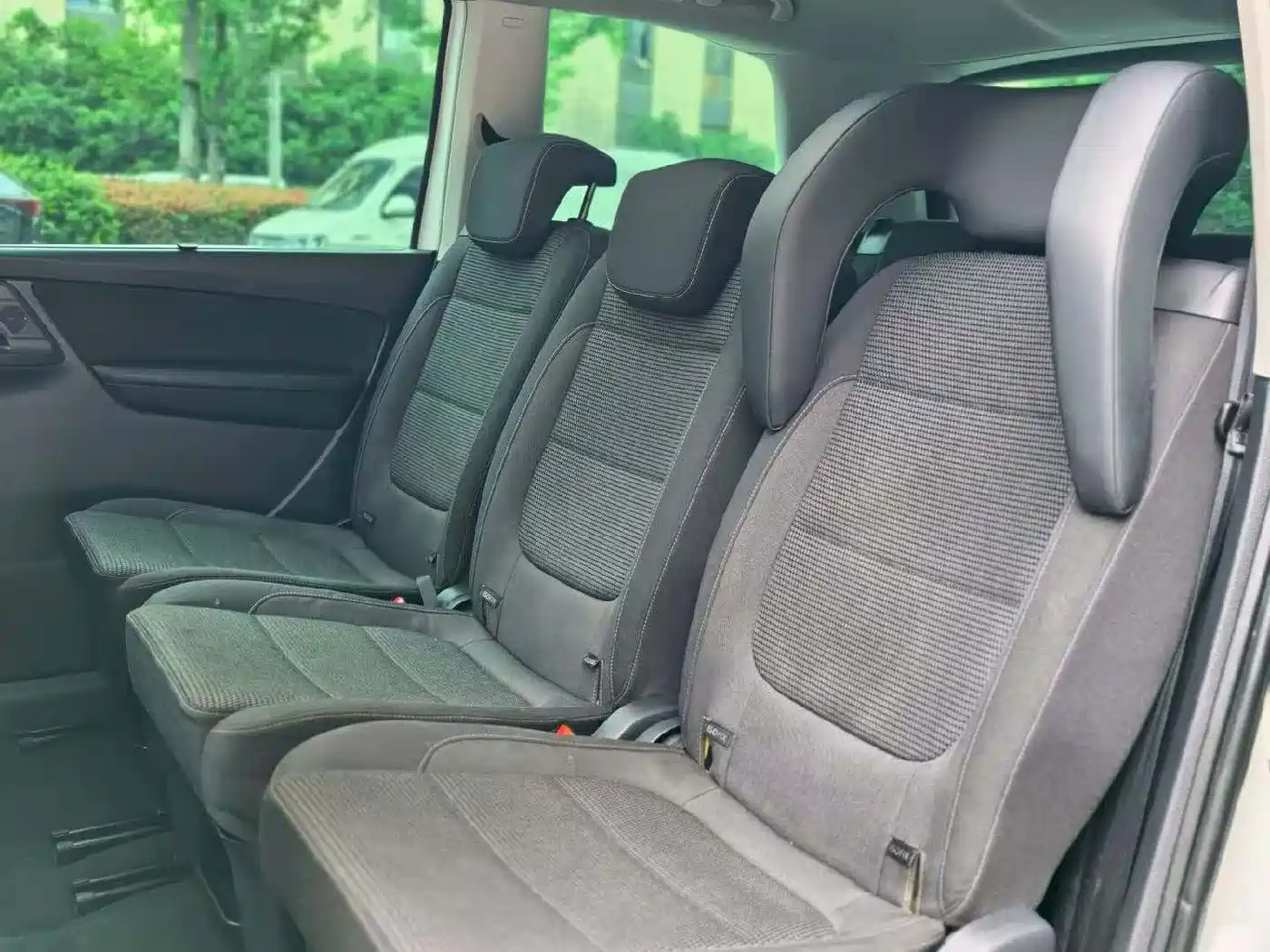 Volkswagen Sharan 2016 380TSI Comfort 7-seater фото 6