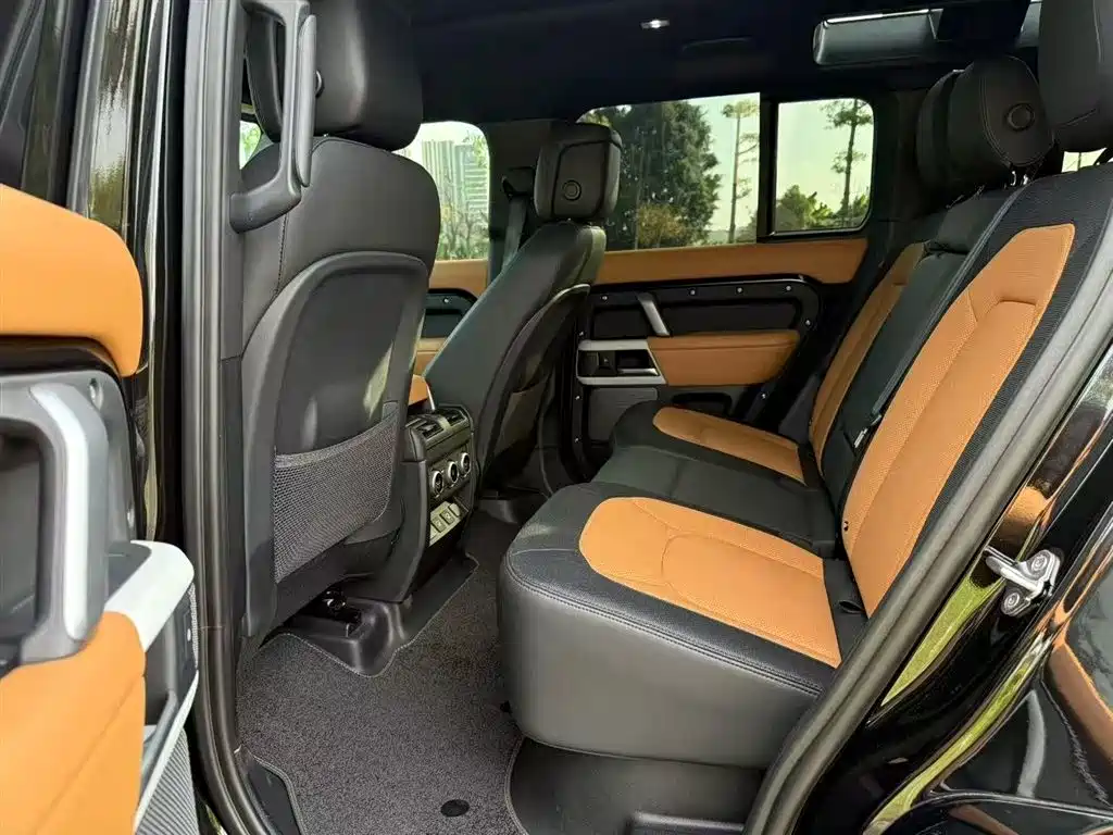 Land Rover Defender 2024 110 3.0T P400 X-DYNAMIC HSE фото 6