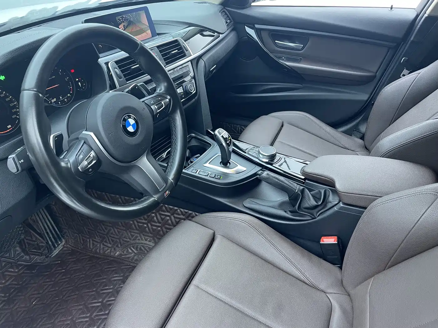 BMW 3 Series 2019 320Li M Sport Package фото 8