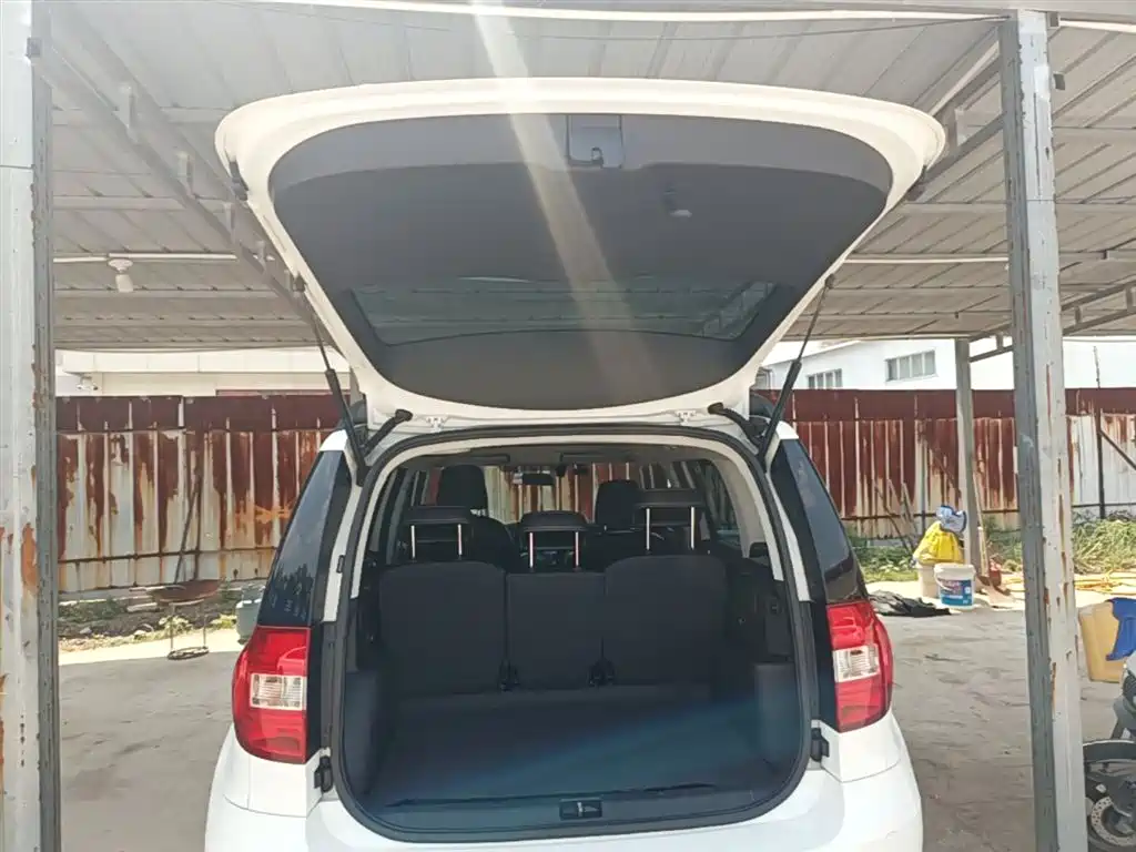 Škoda Yeti 2017 TSI280 DSG Advance фото 19