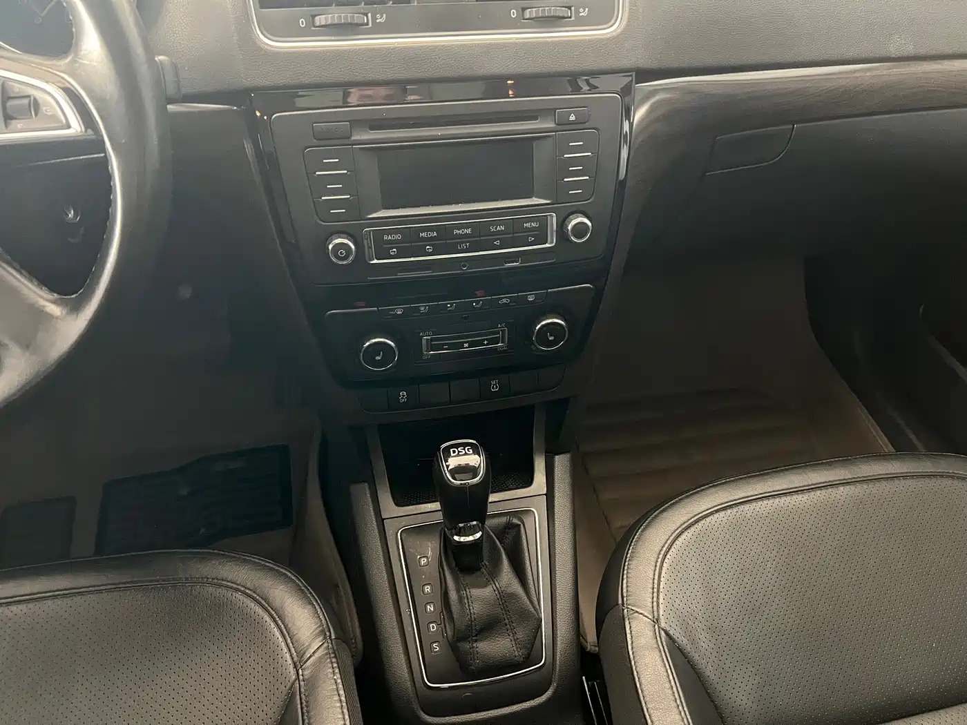 Škoda Yeti 2014 1.4TSI DSG Wild фото 12
