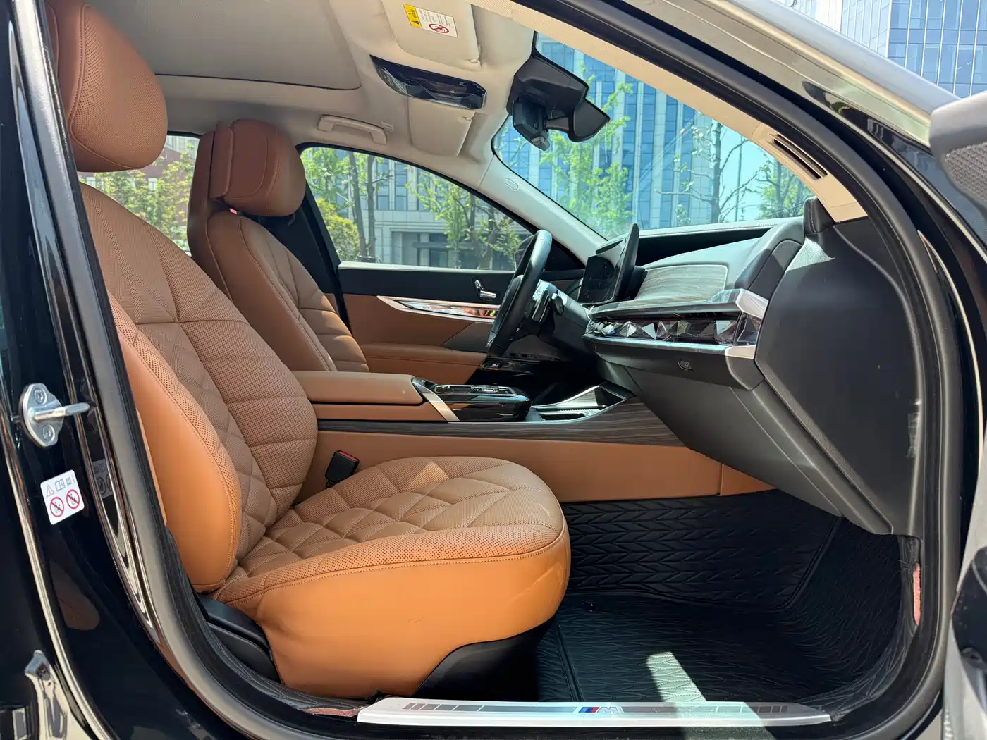 BMW 7 Series 2023 Model 735Li M Sport Package фото 8