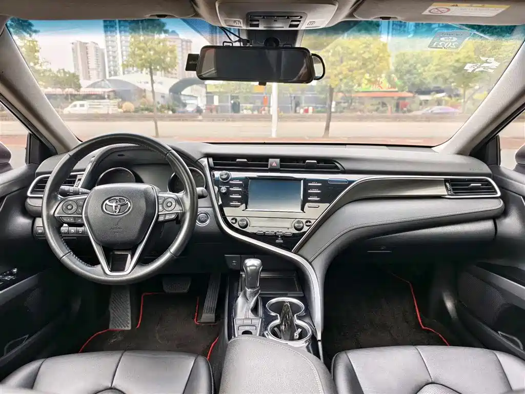 Toyota Camry 2018 2.5S Trend Edition фото 7