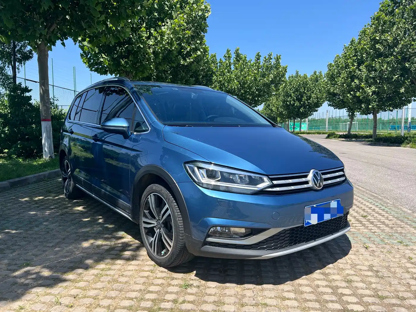 Volkswagen Touran 2021 Touran L 280TSI DSG Cross Luxury 6-Seater фото 2