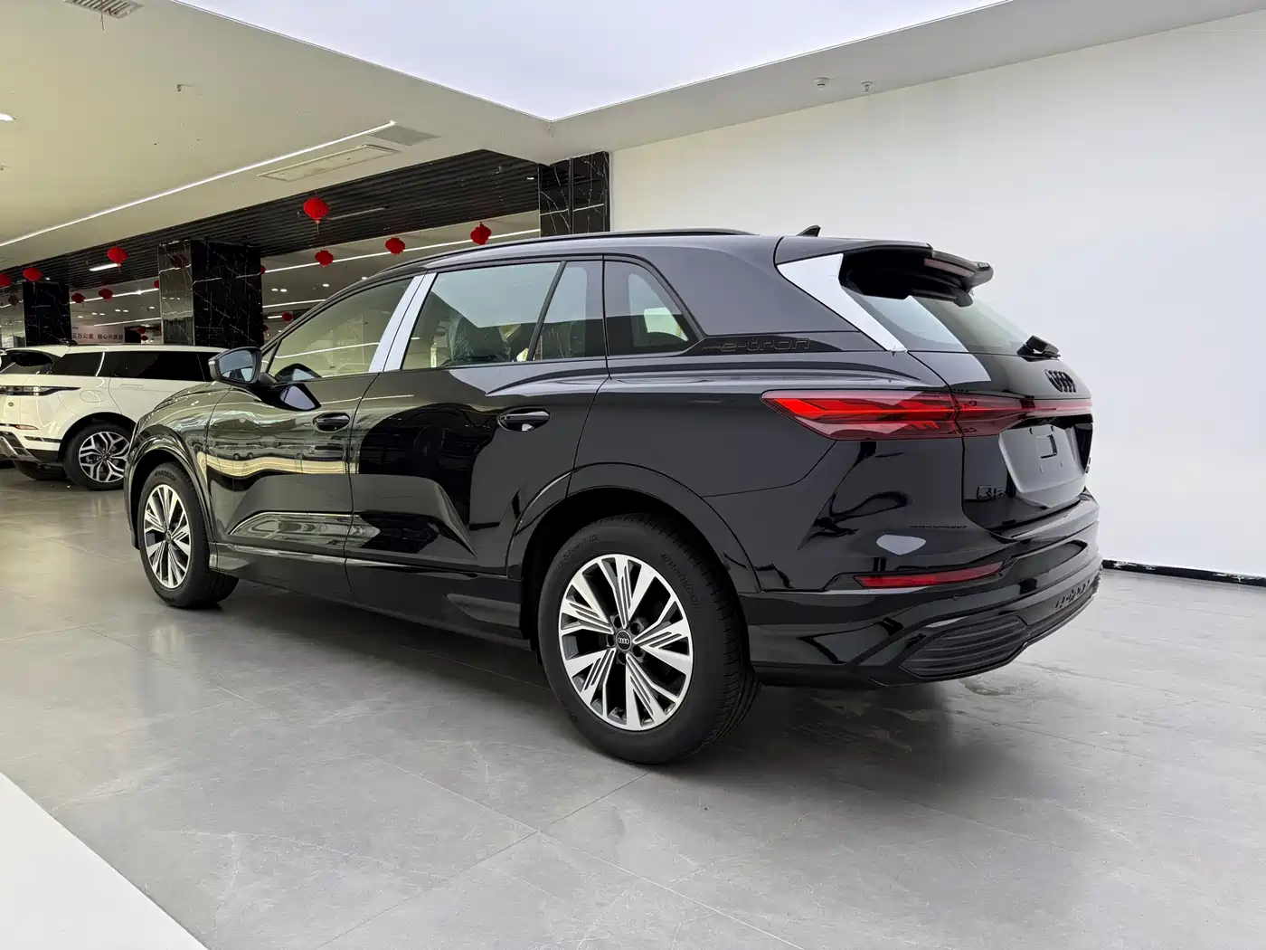 Audi Q5 e-tron 2023 40 e-tron Shining Edition Mecha Package фото 4