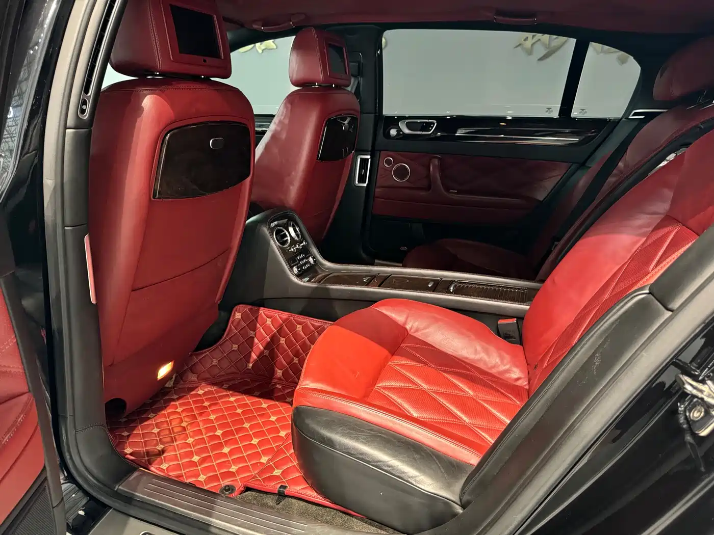 Bentley Flying Spur 2011 2010 6.0T 4-seater Version