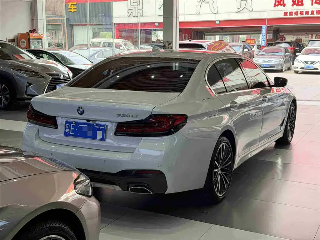 BMW 5 SERIES