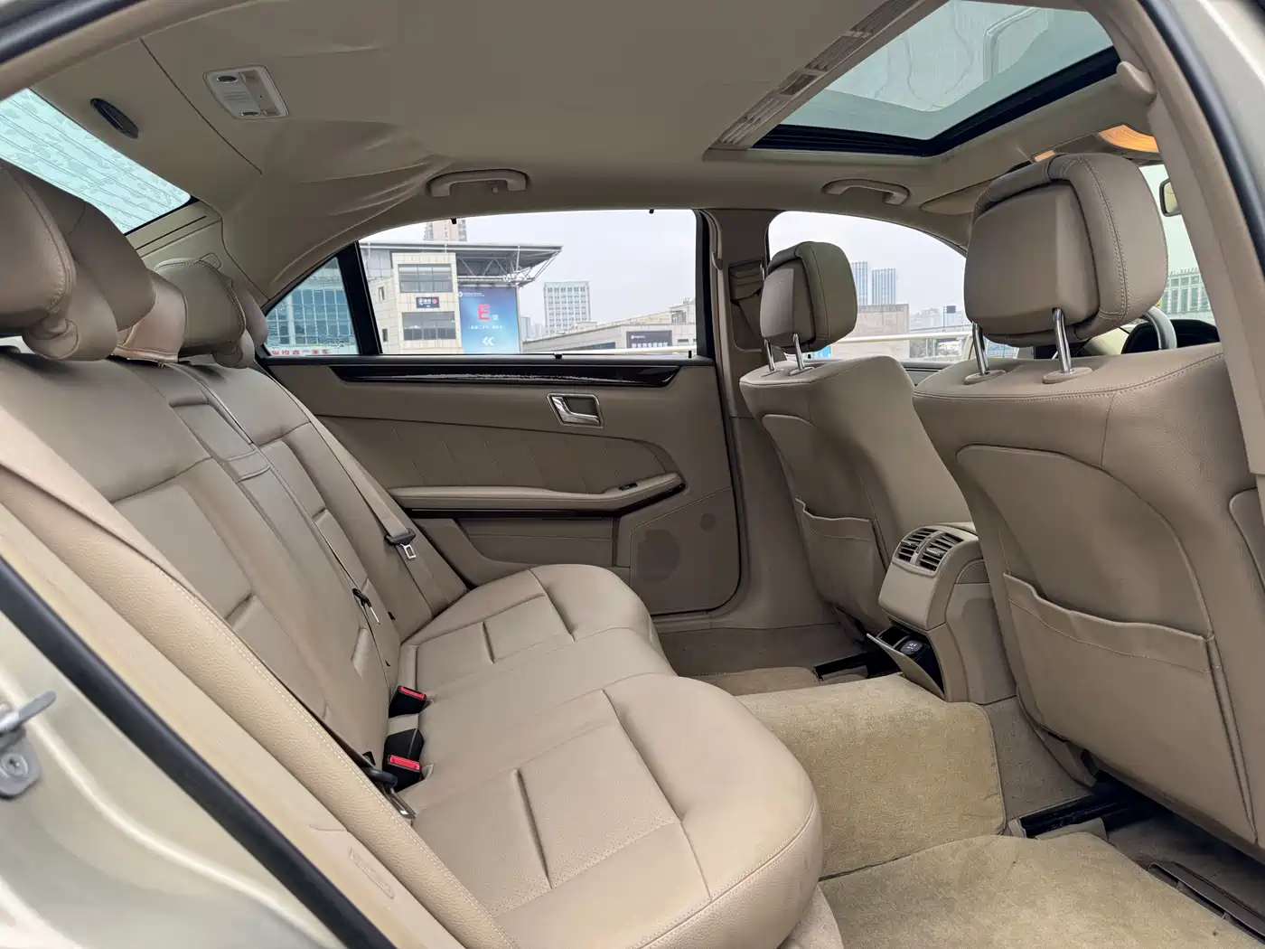 Mercedes-Benz E-Class 2011 E 200 L CGI Elegance фото 24