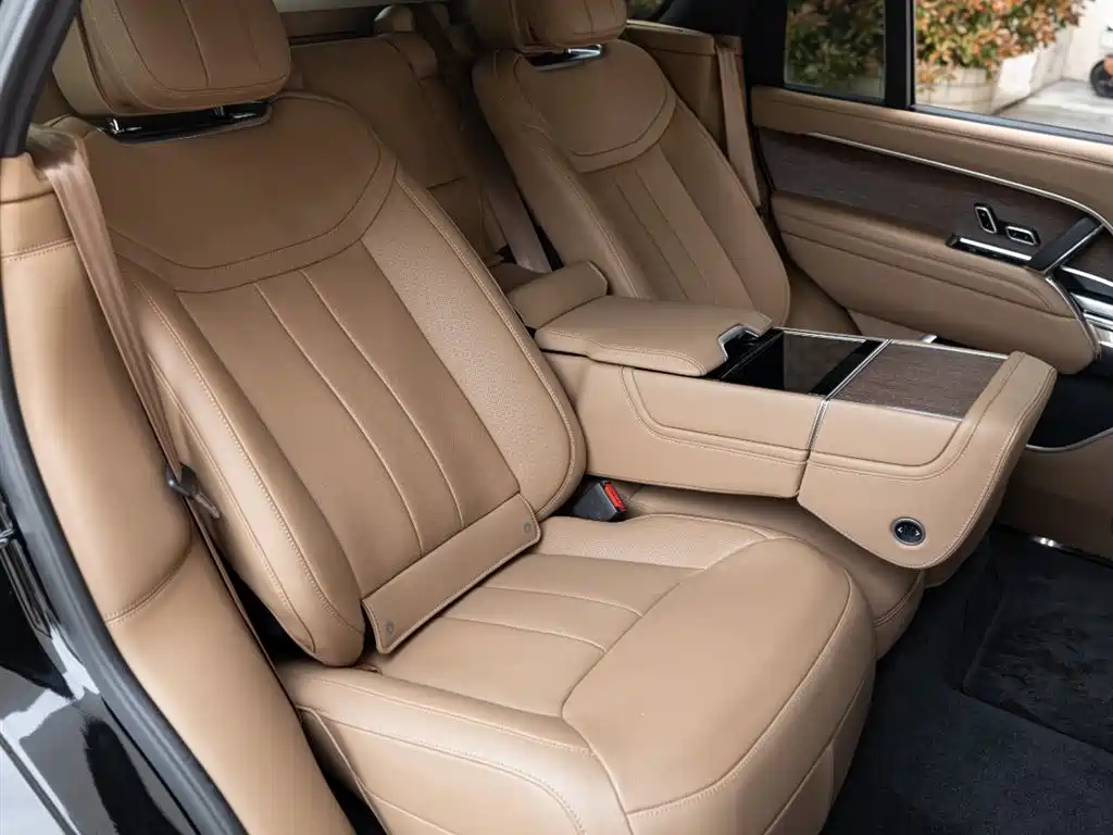 Land Rover Range Rover 2024 3.0 L6 400PS Genesis Extended фото 22