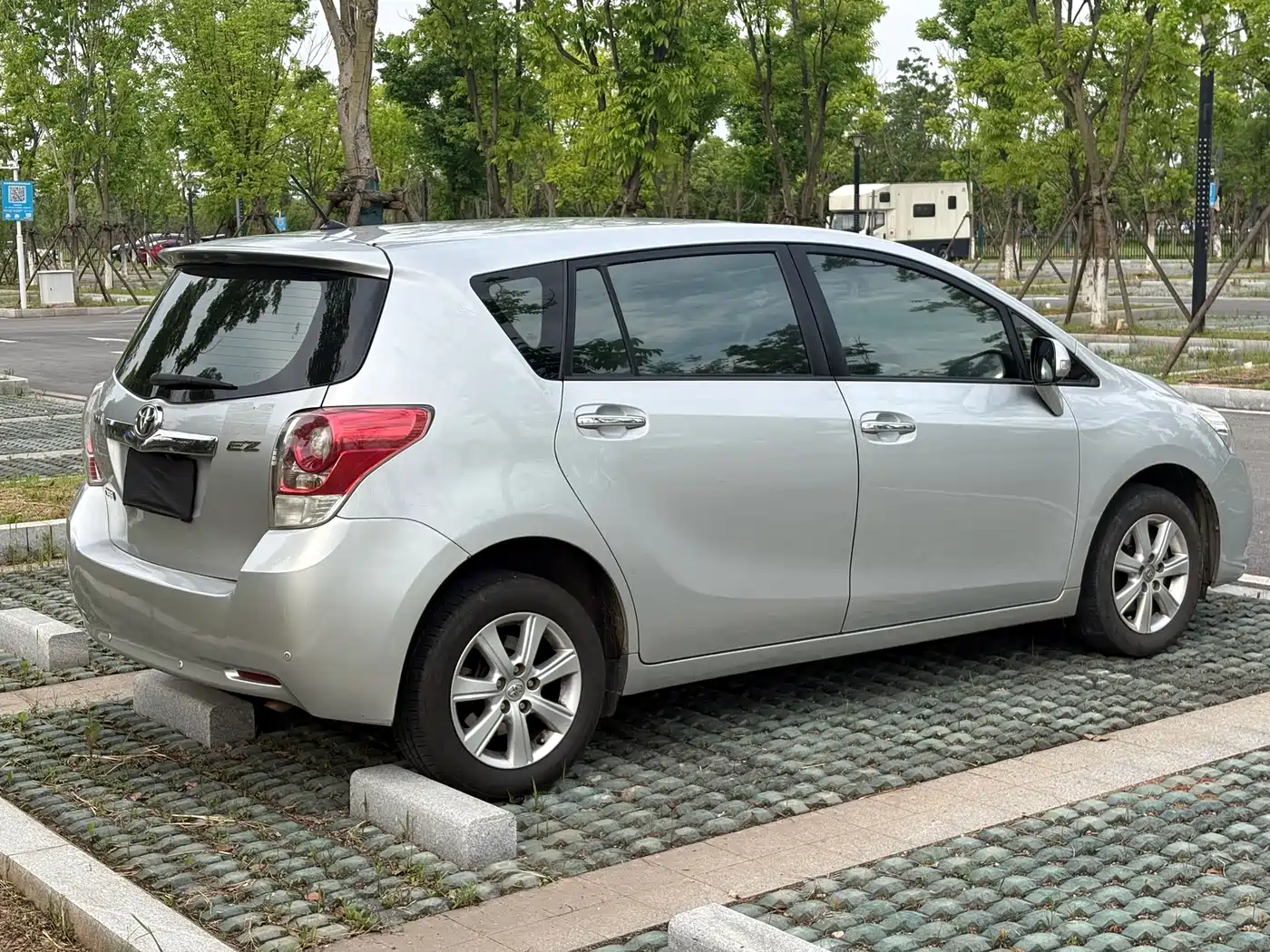 Toyota E'Z 2011 180E CVT Elite Edition фото 5