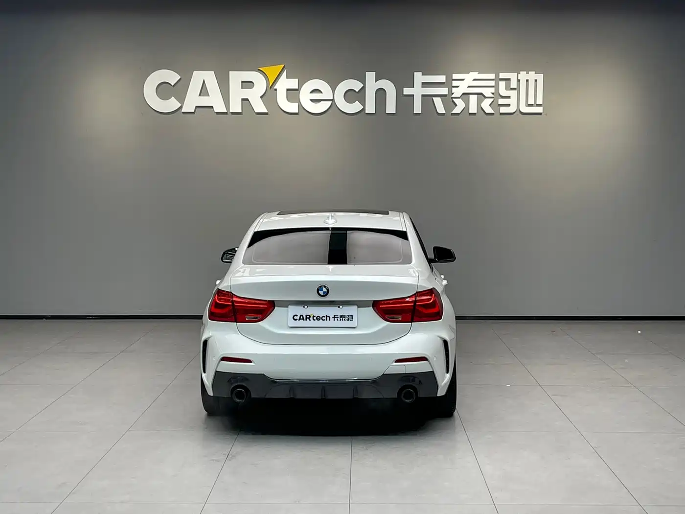 BMW 1 Series 2022 120i M Sport Shadow Edition фото 5