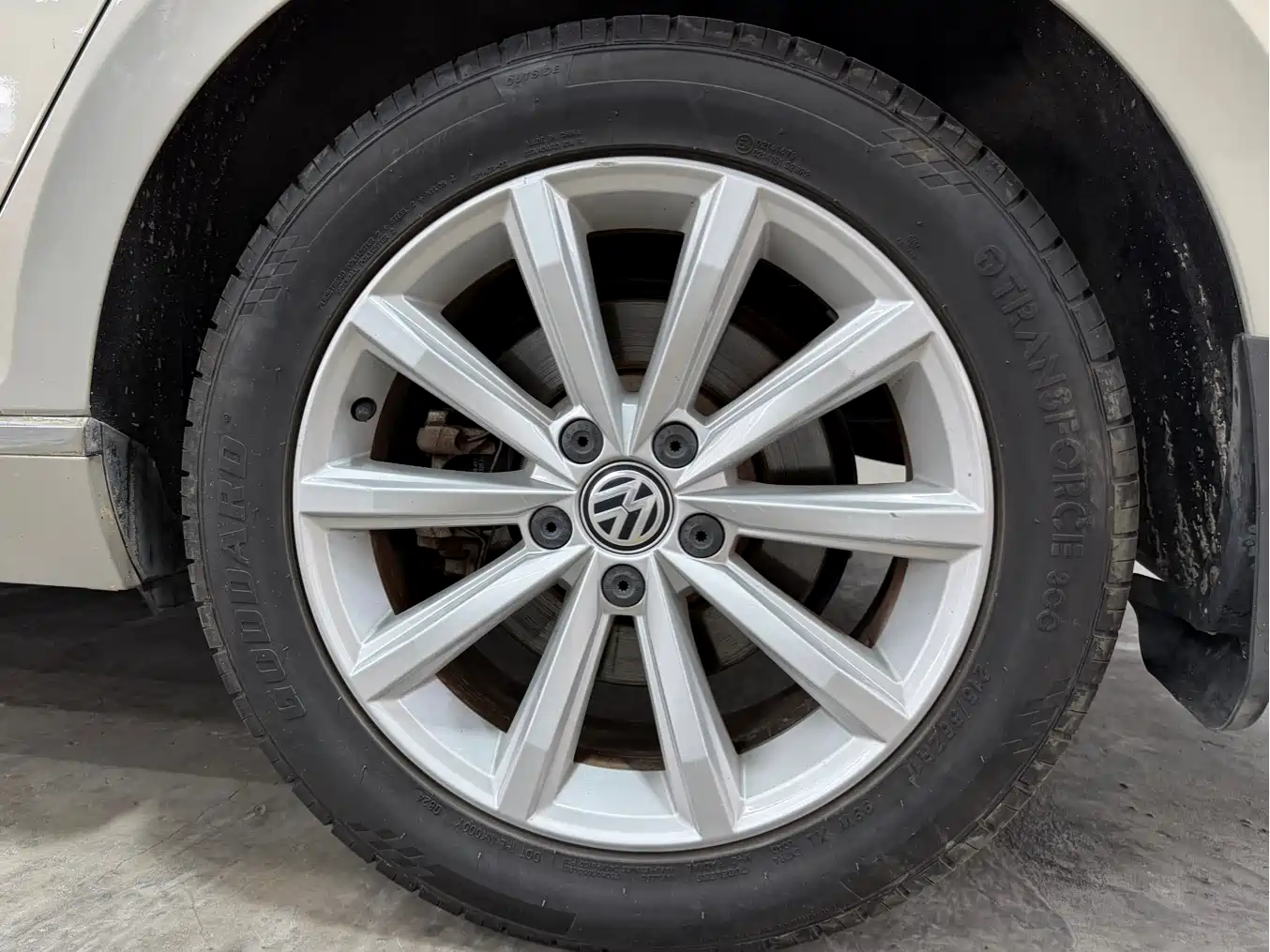 Volkswagen Magotan 2017 330TSI DSG Leading фото 7