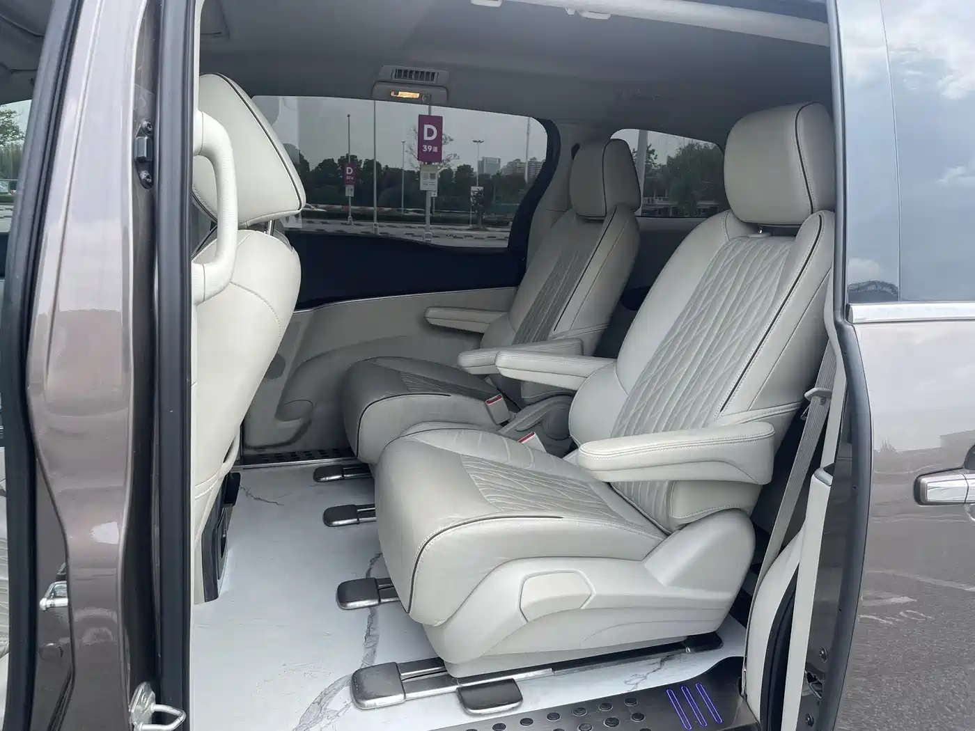 Buick GL8 2022 Land Business Class 652T Luxury фото 9