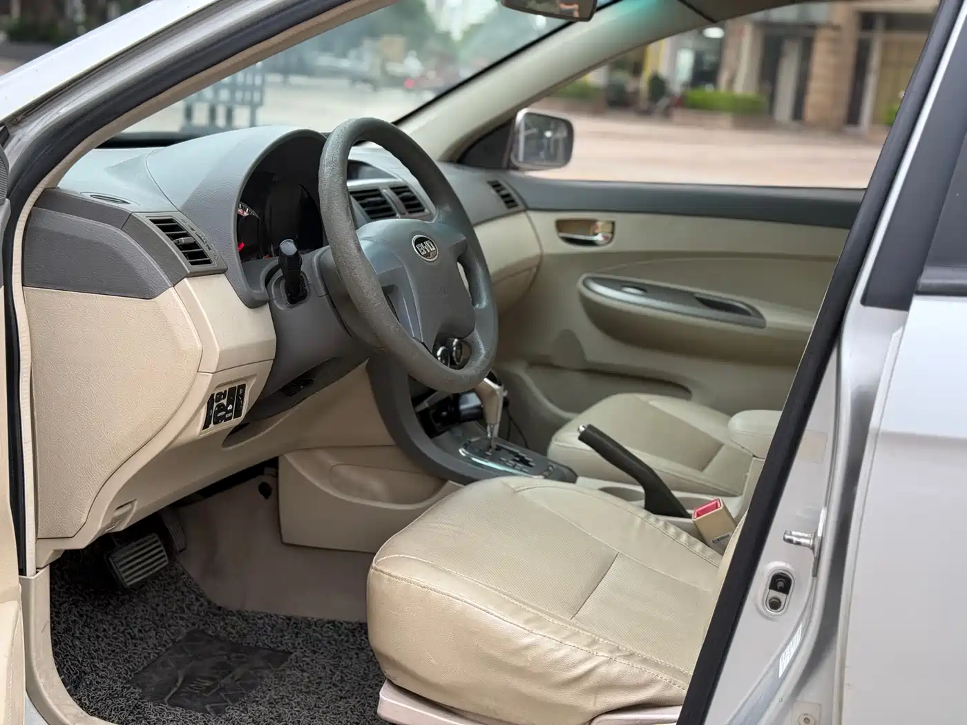 BYD L3 2013 1.5L Automatic Comfort фото 4