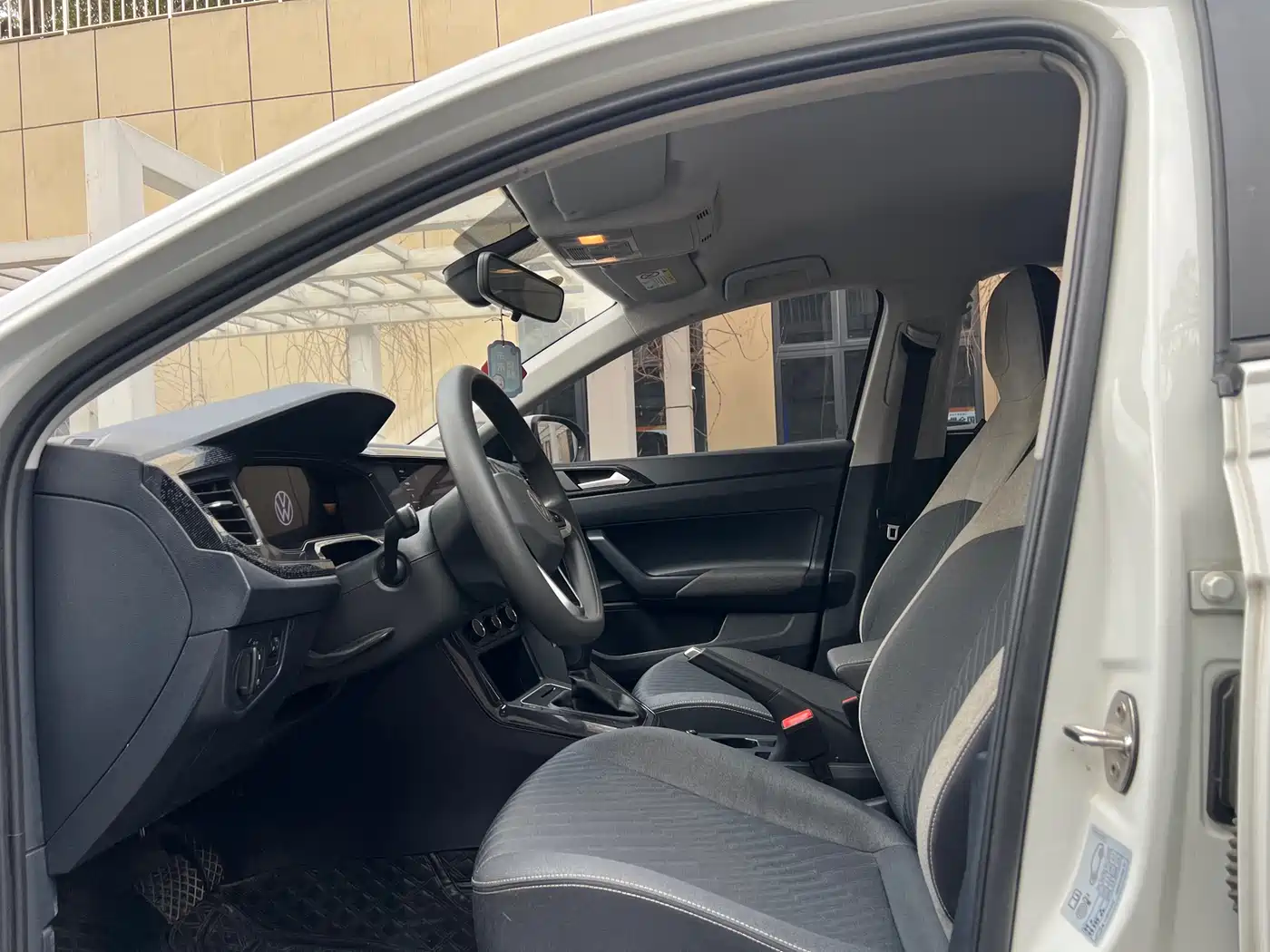 Volkswagen Lavida 2023 New Sharp 1.5L Auto Premium Edition фото 4