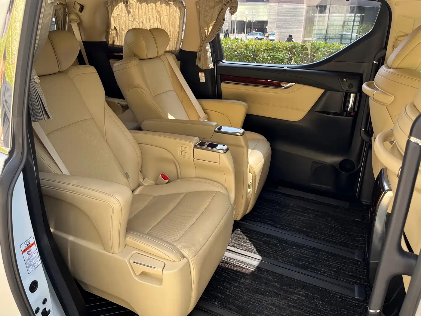 Toyota Alphard 2015 3.5L Luxury Edition фото 8