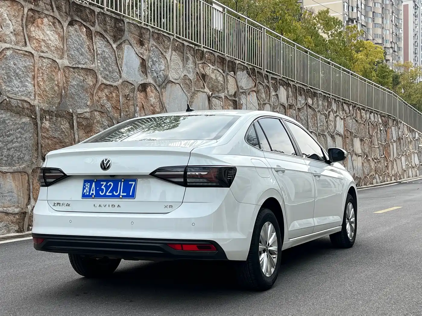 Volkswagen Lavida 2023 New Sharp 1.5L Auto Premium Edition фото 9