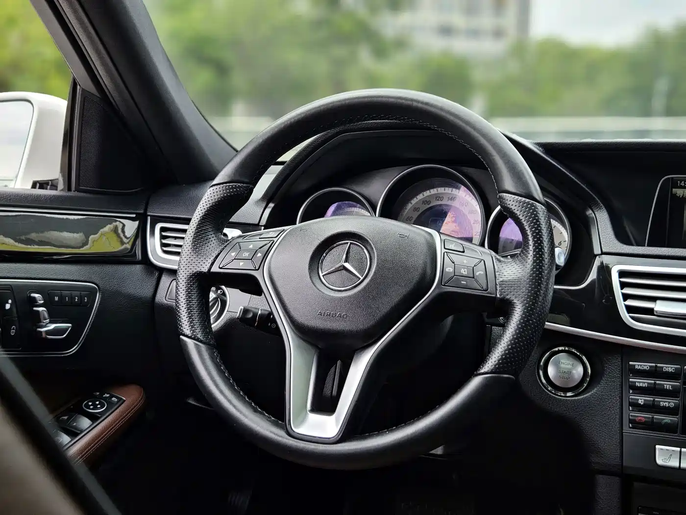 Mercedes-Benz E-Class 2015 E 260 L Sport Luxury фото 13