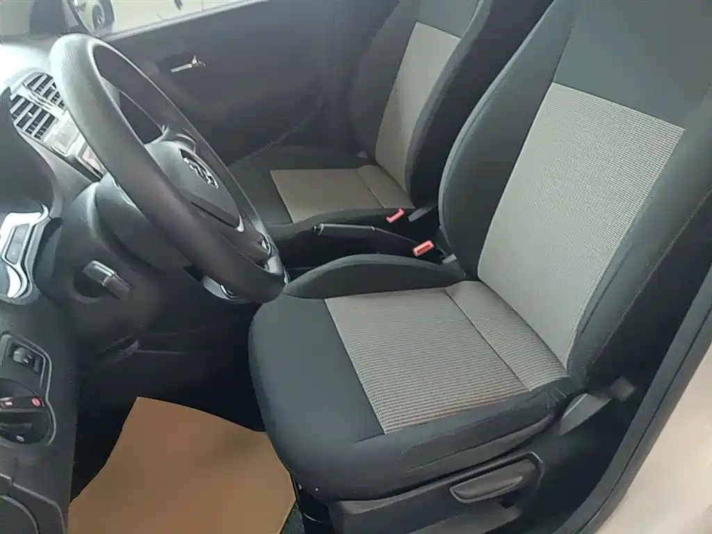 Volkswagen Polo 2018 1.5L Auto Safe Drive фото 15