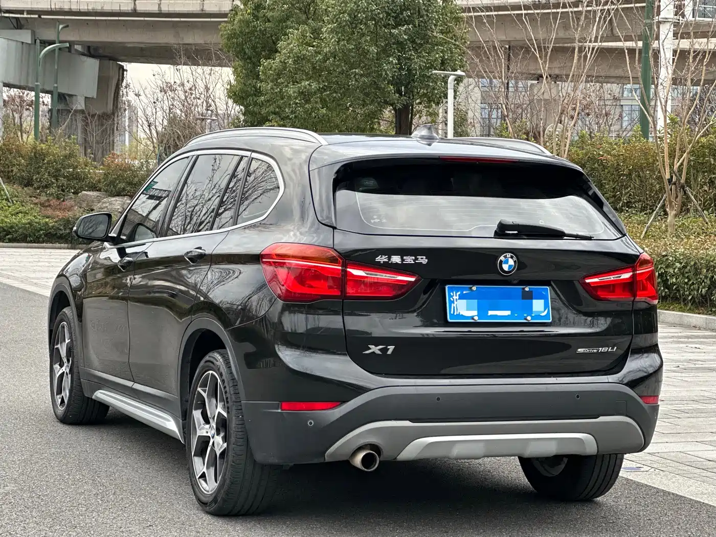 BMW X1 2019 sDrive18Li Premium Model фото 4