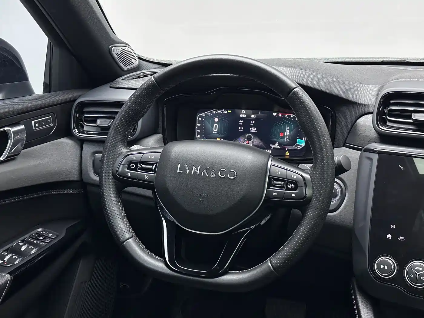 Lynk & Co 03 2021 2.0TD Auto Jin Champion Edition фото 16
