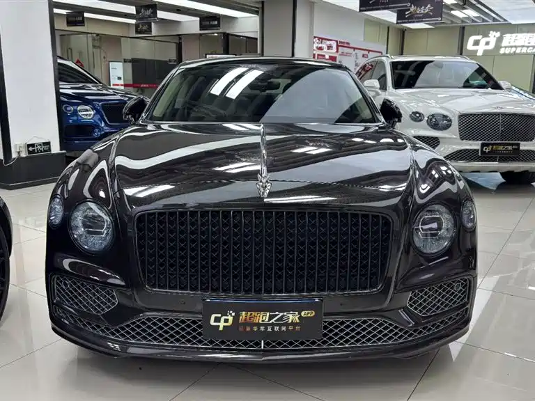 Bentley Flying Spur 2021 4.0T V8 Standard Version фото 4