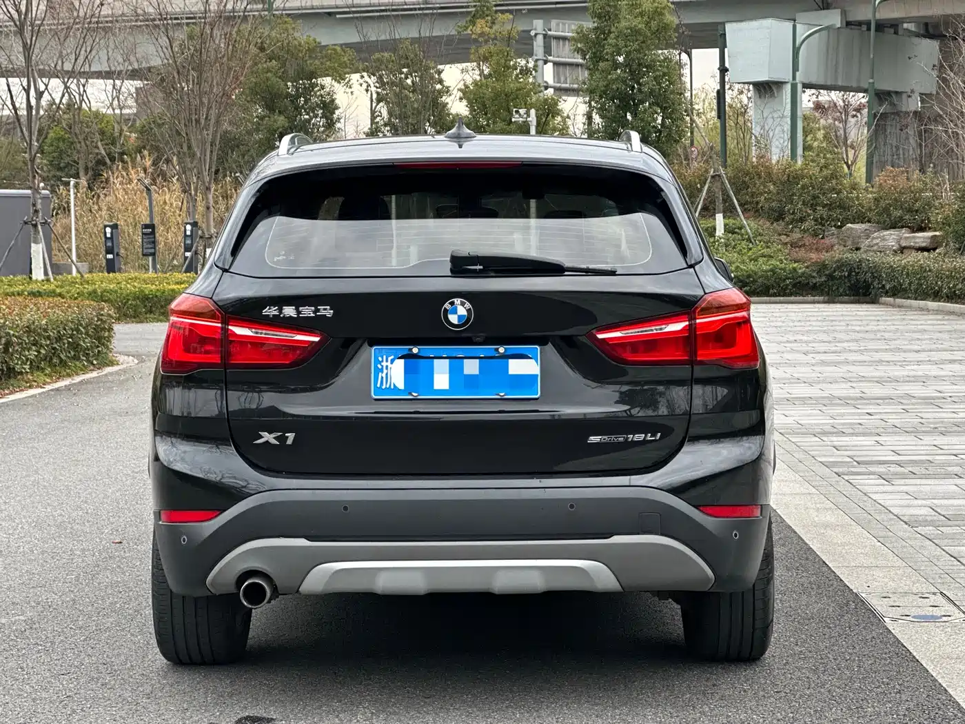 BMW X1 2019 sDrive18Li Premium Model фото 5