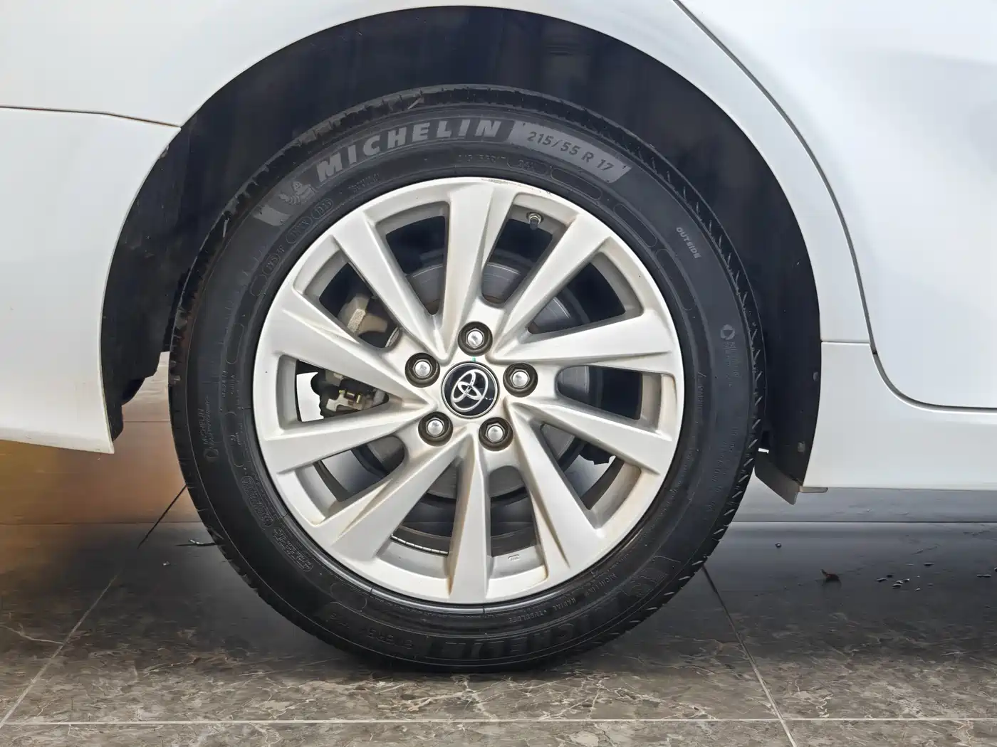 Toyota Camry 2021 2.0G Luxury Edition фото 9