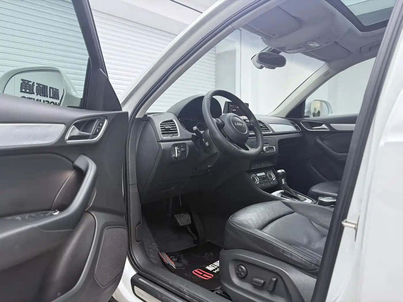 Audi Q3 2013 35 TFSI quattro Comfort фото 4