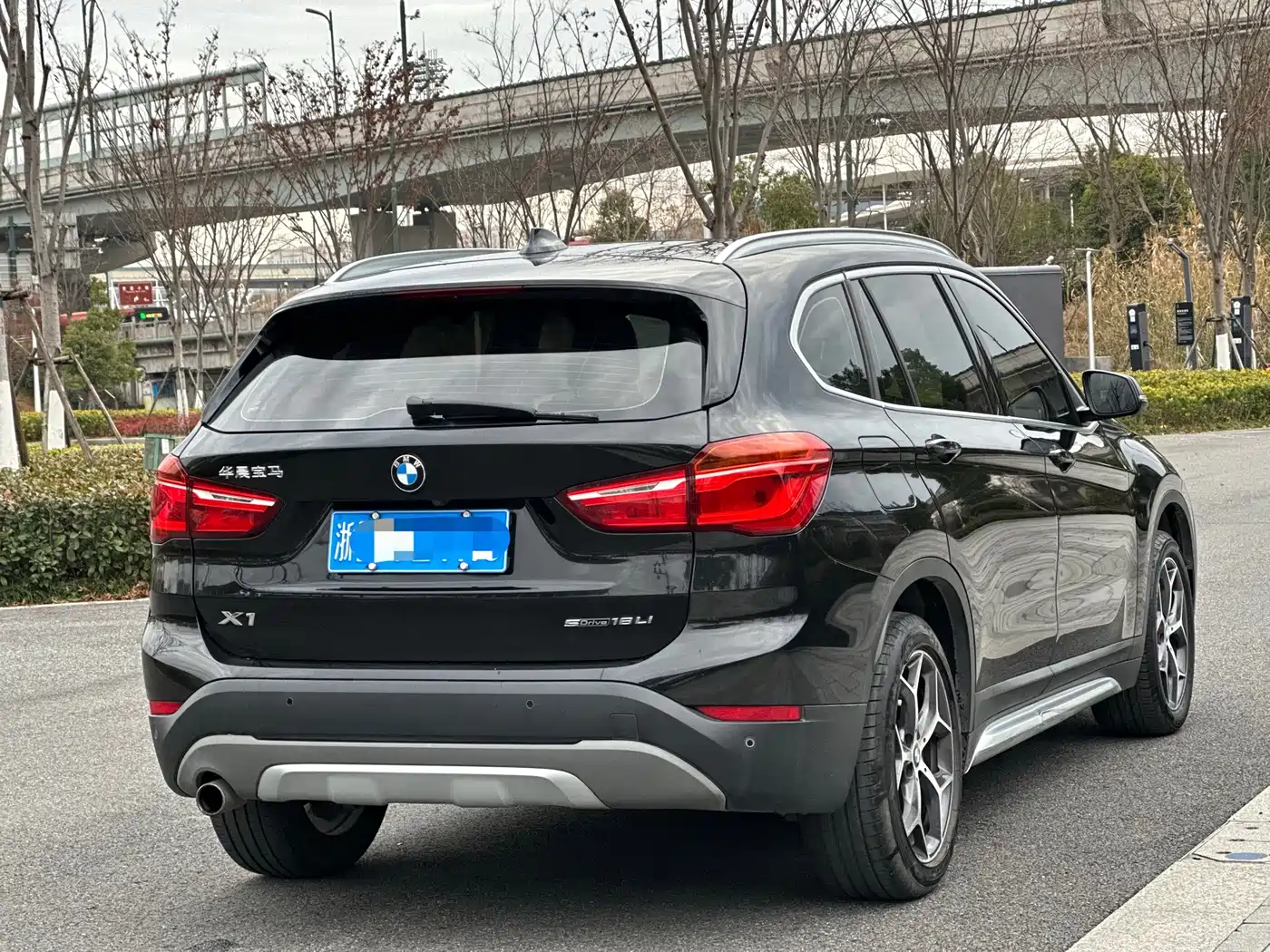 BMW X1 2019 sDrive18Li Premium Model фото 6