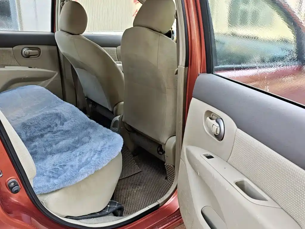 Nissan Livina 2010 2010 Model Sharp Edition 1.6L Automatic Standard Type