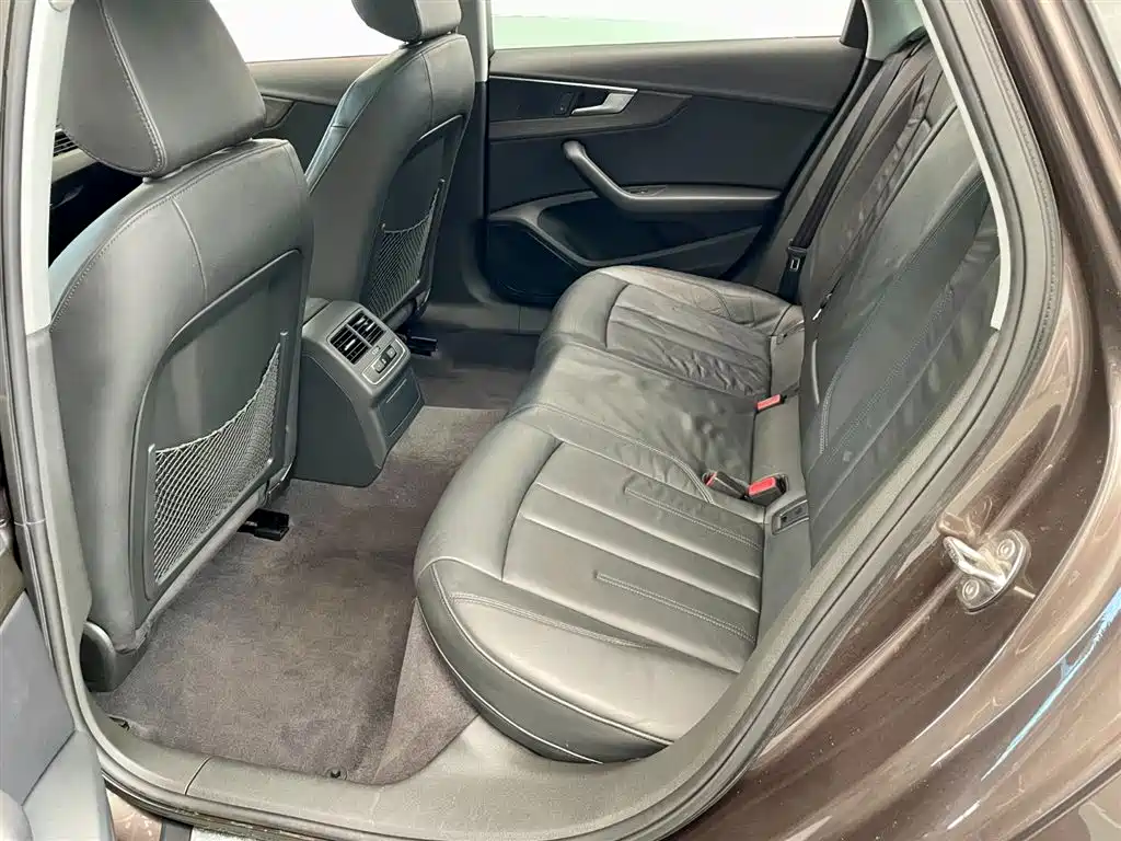 Audi A4L 2017 40 TFSI Style Edition фото 7