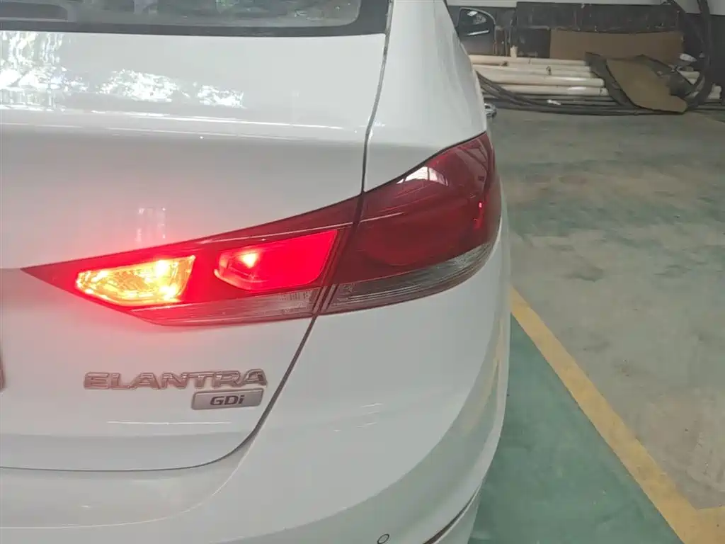 Hyundai Elantra 2016 Model 1.6L Automatic Smart Elite фото 8