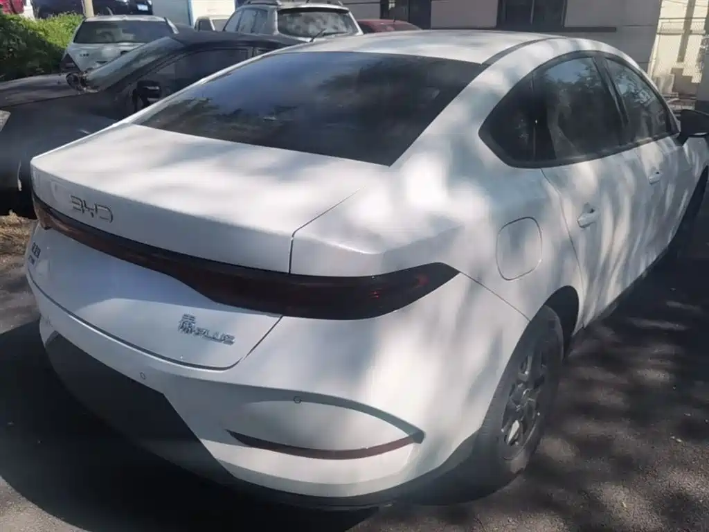 BYD Qin PLUS 2026 DM-i Smart Edition 128KM Progressive фото 7