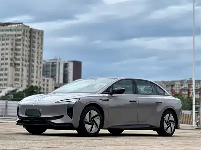 Hongqi EH7