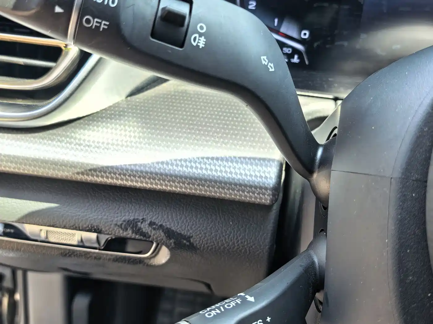 Hongqi H5 2024 1.5T DCT Smart Connect Flag Rhythm Edition фото 8