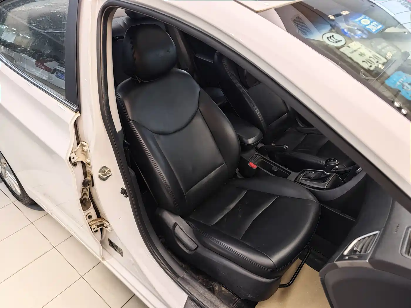 Hyundai Langdong 2016 1.6L Automatic Premium Edition фото 31