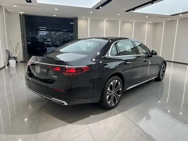 Mercedes-Benz E-Class New Energy 2024 E 350 e L Plug-in Hybrid Sedan фото 13