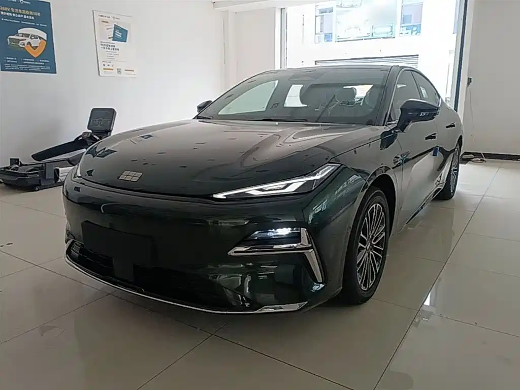 Geely Galaxy Galaxy Xingyao 8 2025 130km EM-i Premium Edition фото 2